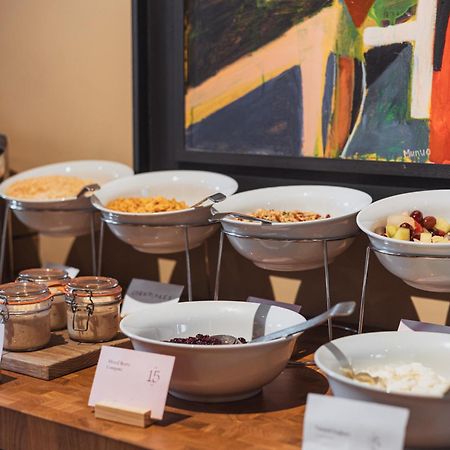 No 15 By Guesthouse, Bath Ngoại thất bức ảnh A breakfast buffet