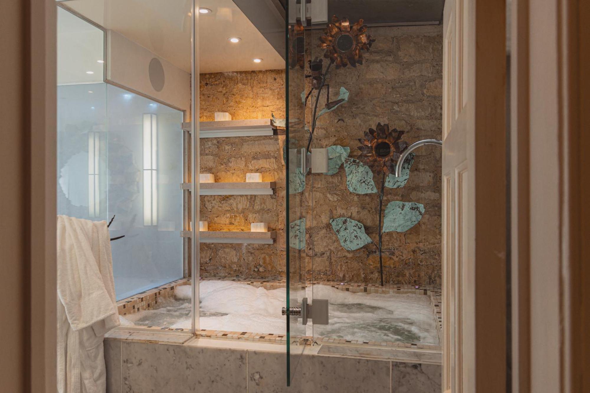 No 15 By Guesthouse, Bath Ngoại thất bức ảnh A shower enclosure with a fixed glass panel