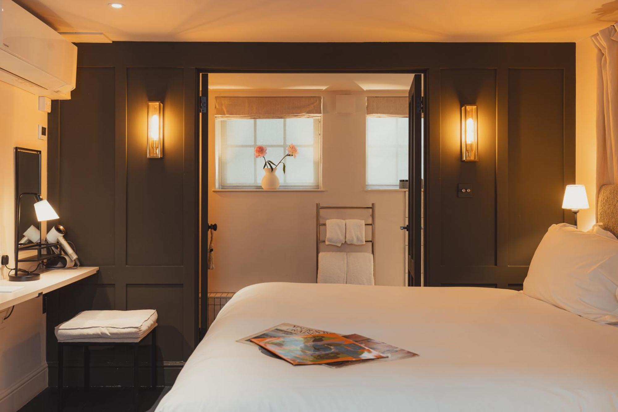 No 15 By Guesthouse, Bath Ngoại thất bức ảnh A room at The Mitre