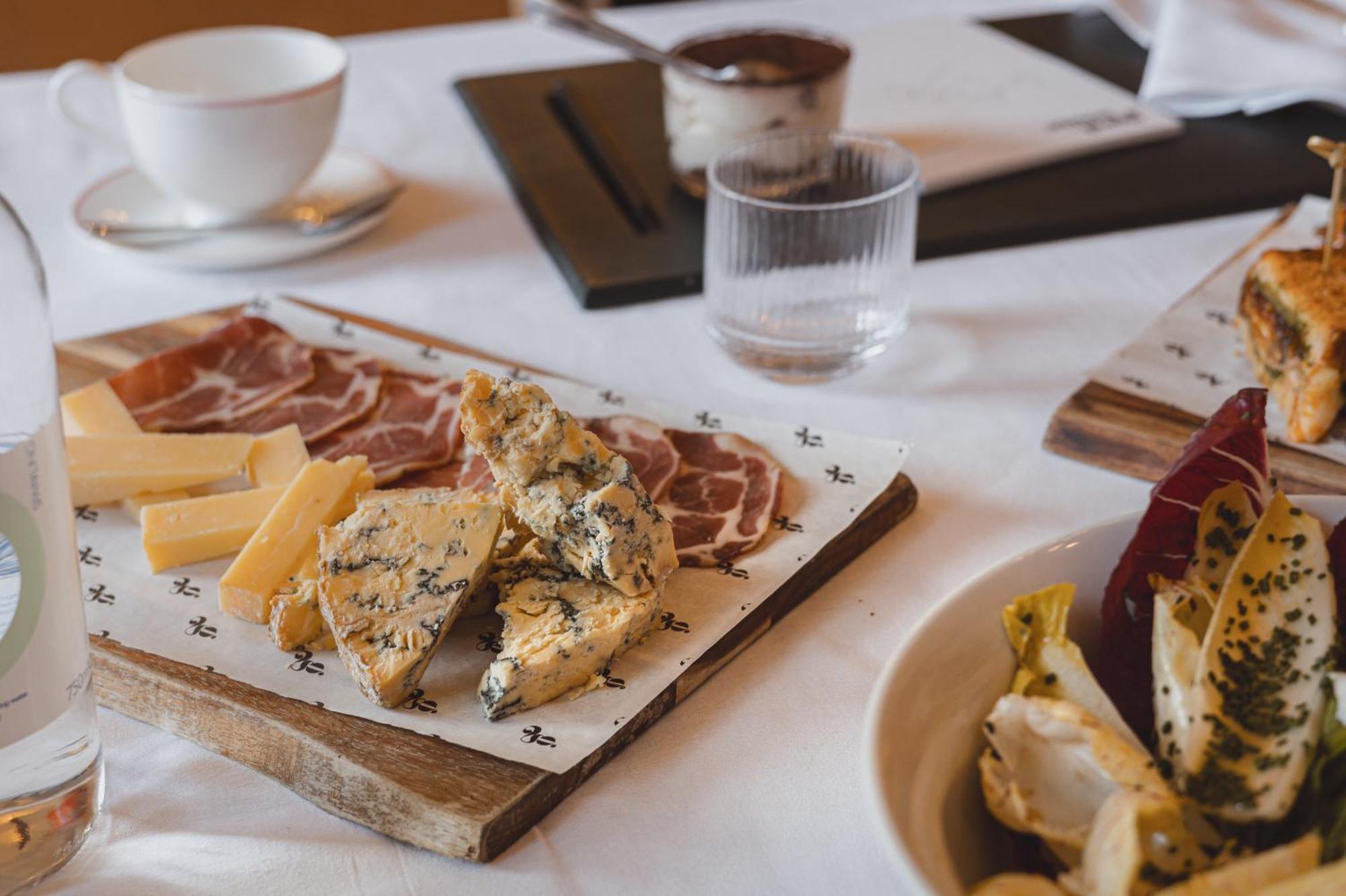 No 15 By Guesthouse, Bath Ngoại thất bức ảnh Blue cheese with prosciutto