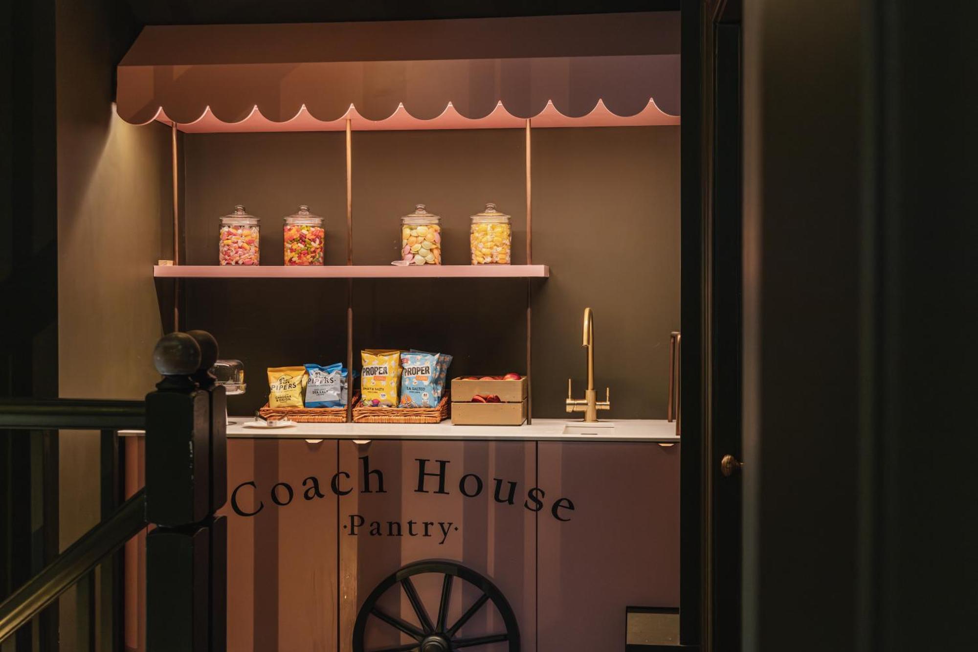 No 15 By Guesthouse, Bath Ngoại thất bức ảnh The pantry